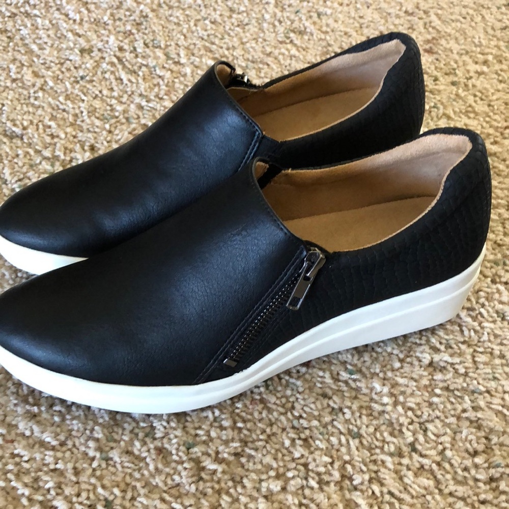 NWT Black Wedges